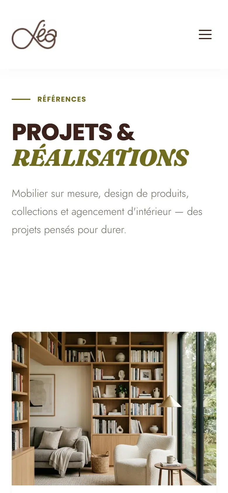 La page Projets de leajulieninterieurs.fr sur un téléphone